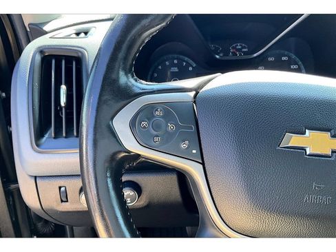 Used 2021 Chevrolet Colorado Z71 AWD/4WD image 12