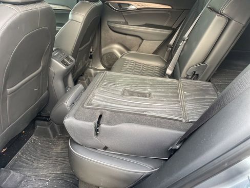 Used 2022 Buick Envision Avenir w/ Safety Package image 30