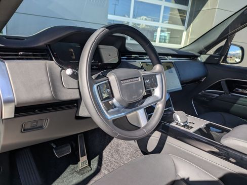 Used 2024 Land Rover Range Rover SE AWD/4WD image 14