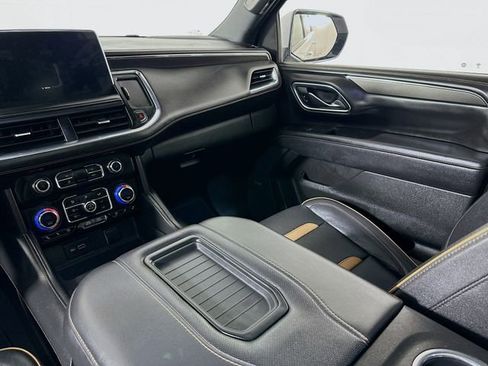 Used 2023 GMC Yukon XL AT4 image 25