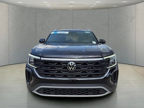 Used 2025 Volkswagen Atlas Cross Sport SE FWD image 8
