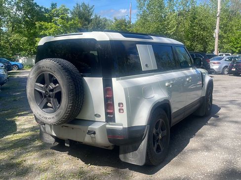 Used 2022 Land Rover Defender 110 S AWD/4WD image 8