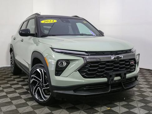Used 2024 Chevrolet TrailBlazer RS w/ Driver Confidence Package AWD/4WD image 3