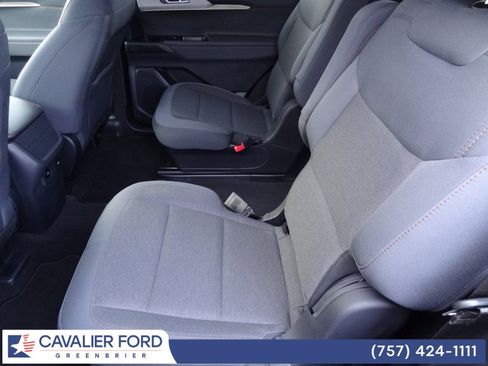 Used 2025 Ford Explorer Active image 12