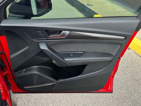 Used 2024 Audi SQ5 Prestige image 31