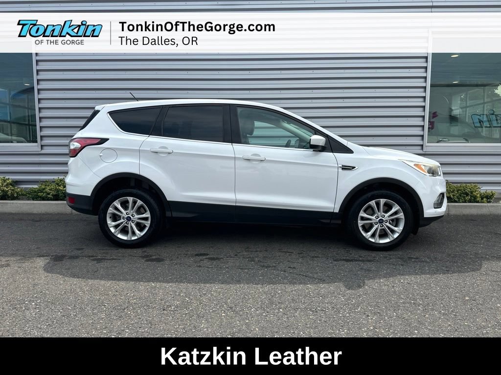 Used 2017 Ford Escape SE AWD/4WD image 2
