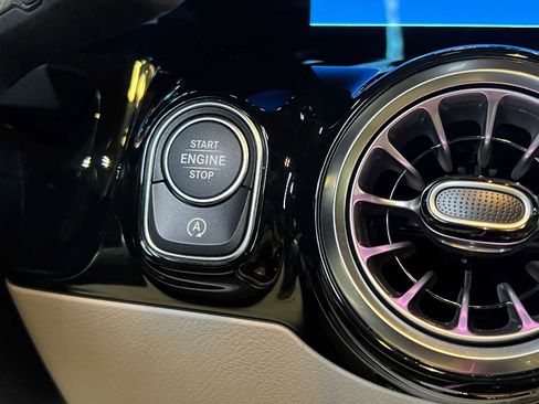 Certified 2025 Mercedes-Benz GLA 250 4MATIC image 30