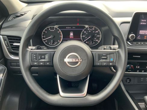 Used 2024 Nissan Rogue SV AWD/4WD image 16