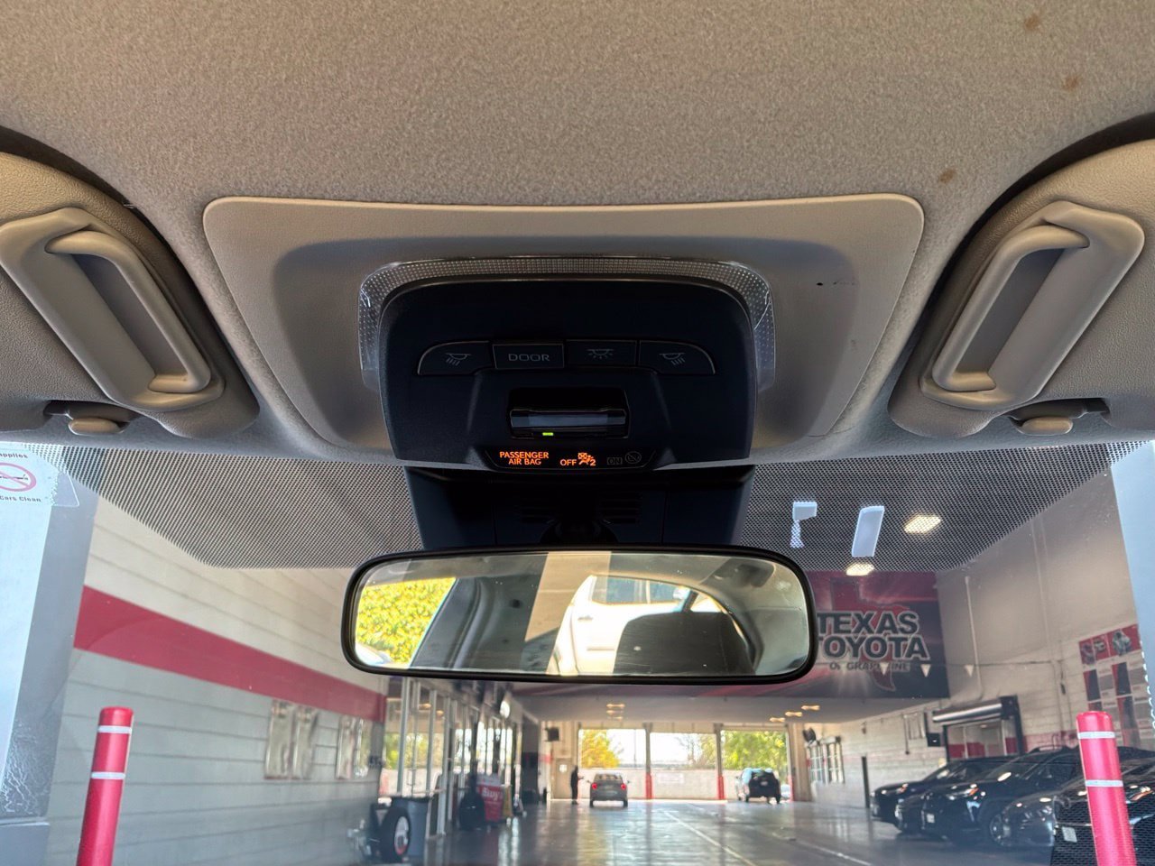 Used 2026 Toyota Corolla LE FWD image 17