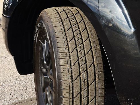 Used 2018 Nissan Frontier SV image 6