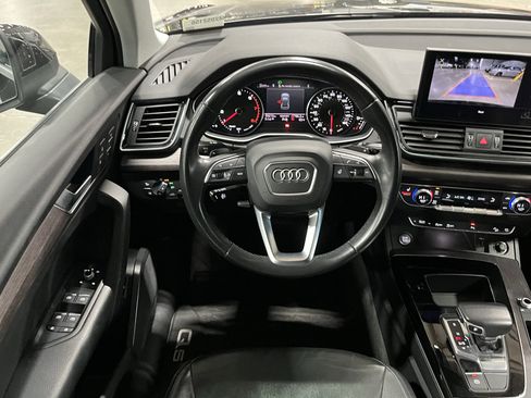 Used 2021 Audi Q5 2.0T Premium w/ Convenience Package image 12
