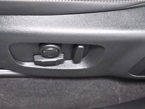 Used 2022 Land Rover Range Rover Velar R-Dynamic S image 17