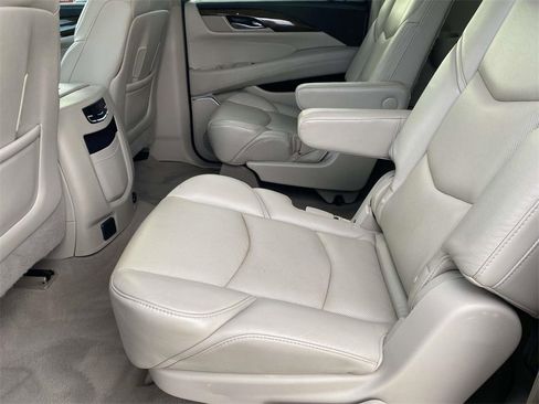 Used 2020 Cadillac Escalade ESV Luxury image 14