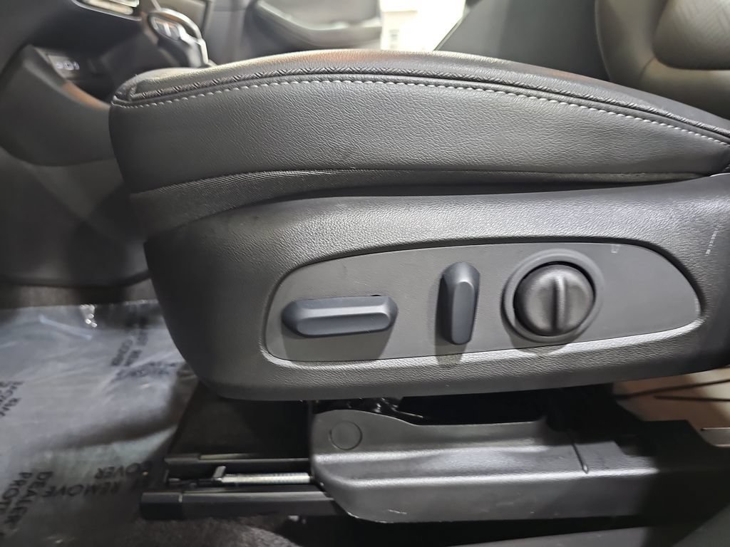 Certified 2023 Buick Encore GX Essence w/ Experience Buick Package FWD image 35
