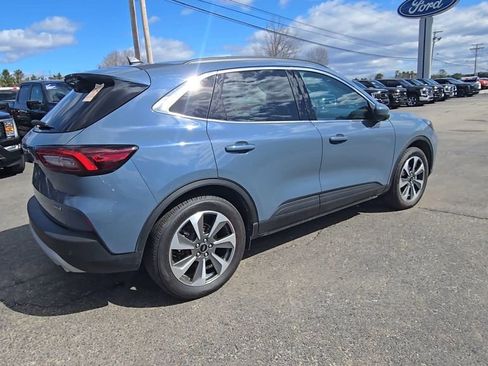 Certified 2025 Ford Escape Platinum AWD/4WD image 19