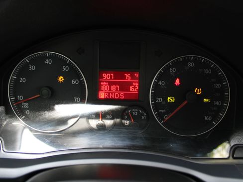Used 2009 Volkswagen Jetta S FWD image 11