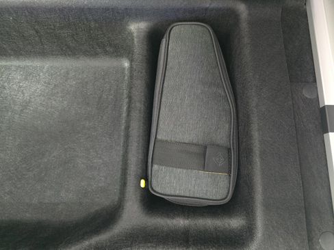 Used 2024 Rivian R1S Adventure image 34