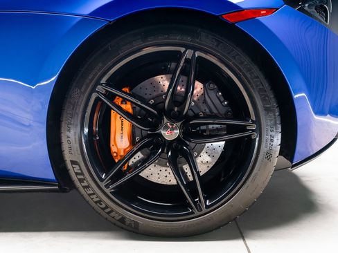Used 2017 McLaren 570S Coupe image 39