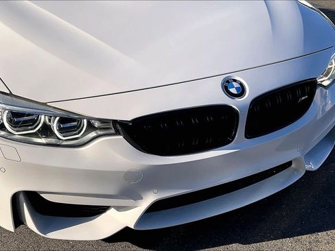 Used 2017 BMW M4 Convertible image 32