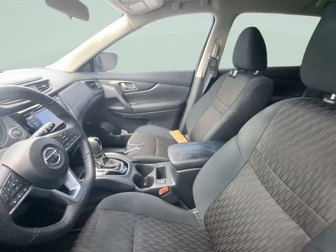 Used 2018 Nissan Rogue SV image 5