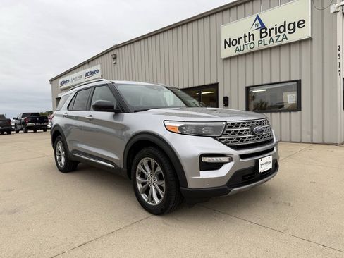 Used 2022 Ford Explorer Limited AWD/4WD image 1
