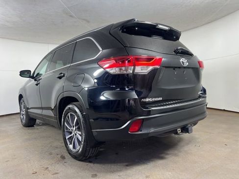 Used 2019 Toyota Highlander XLE image 5