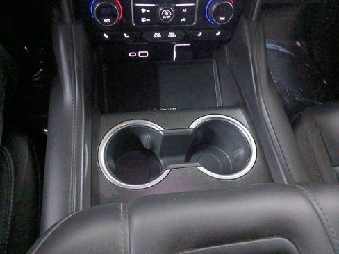 Used 2024 Chevrolet Suburban LT image 16