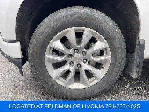 Used 2020 Chevrolet Silverado 1500 Custom w/ Custom Value Package image 5