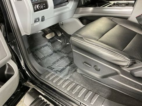Used 2023 Ford F350 XLT w/ XLT Premium Package AWD/4WD image 19