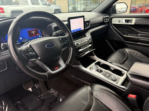 Used 2020 Ford Explorer ST image 14