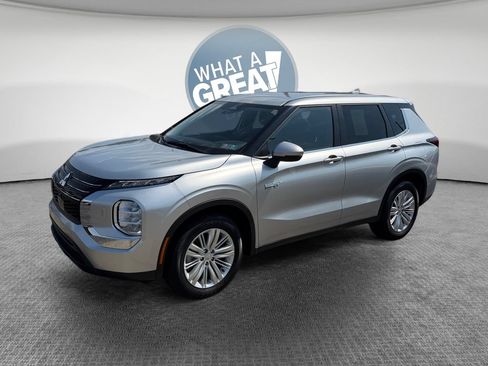 Used 2025 Mitsubishi Outlander ES AWD/4WD image 8