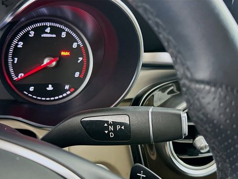 Used 2019 Mercedes-Benz GLC 300 image 25