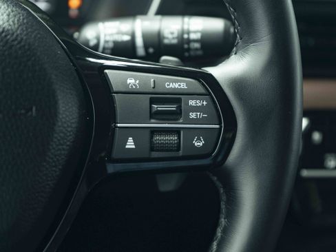 Used 2025 Honda Pilot Elite image 21