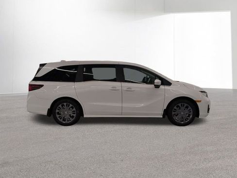 New 2026 Honda Odyssey Touring image 37