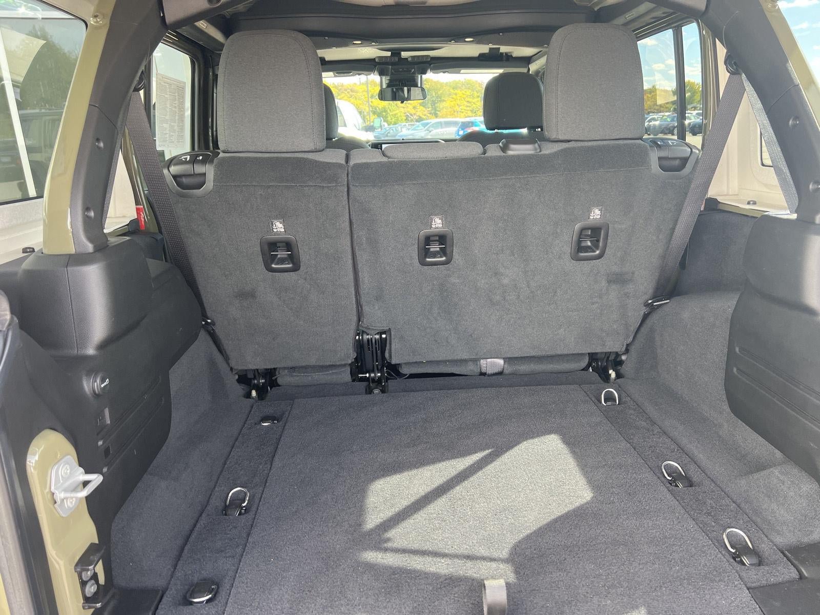 Used 2025 Jeep Wrangler Unlimited Sport AWD/4WD image 16