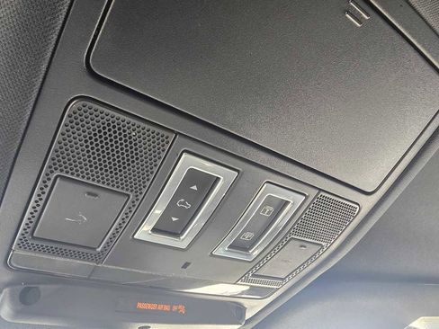 Used 2022 Land Rover Defender 110 V8 image 34