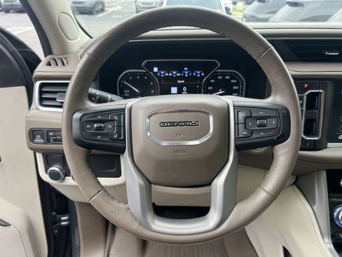 Used 2021 GMC Yukon Denali w/ Denali Premium Package image 20