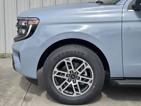 New 2026 Ford Expedition Active RWD image 6