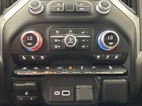 Used 2022 GMC Sierra 1500 SLT w/ SLT Premium Plus Package image 14