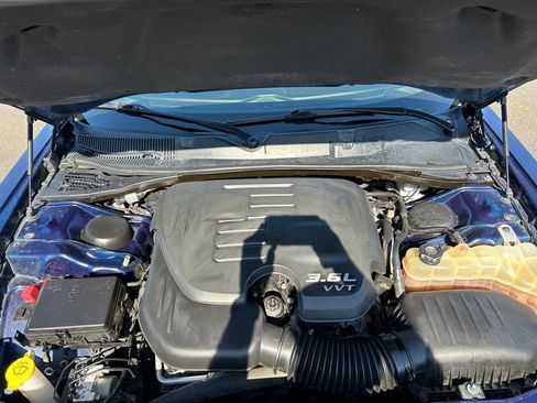 Used 2015 Dodge Challenger SXT Plus w/ Driver Convenience Group RWD image 30