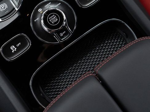 New 2025 Bentley Bentayga V8 image 33