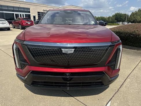Used 2026 Cadillac Vistiq Sport w/ LPO, Floor Liner Package AWD/4WD image 2