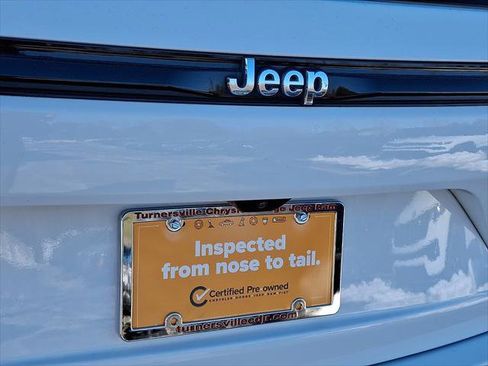 Certified 2023 Jeep Grand Cherokee Laredo image 16