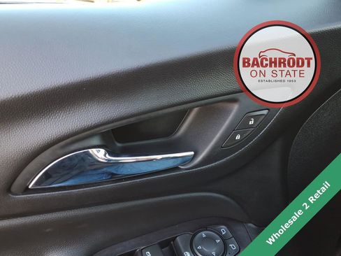 Used 2018 Chevrolet Equinox Premier image 17