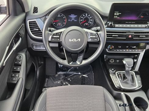 Certified 2023 Kia Seltos S w/ Navigation Package FWD image 13
