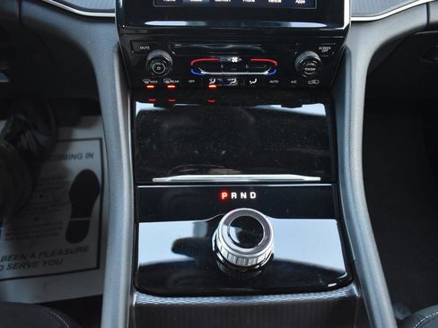 Used 2024 Jeep Grand Cherokee Laredo w/ Trailer Tow Package image 36