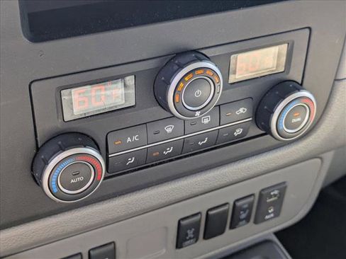 Used 2016 Nissan NV 3500 SL image 14