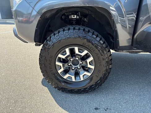 Used 2019 Toyota Tacoma SR w/ SR Convenience Package AWD/4WD image 26