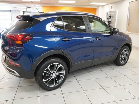 Used 2022 Buick Encore GX Select AWD/4WD image 12