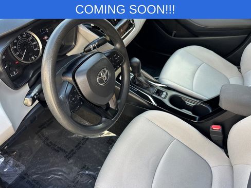 Used 2020 Toyota Corolla LE w/ Carpet Mat Package (TMS) FWD image 10